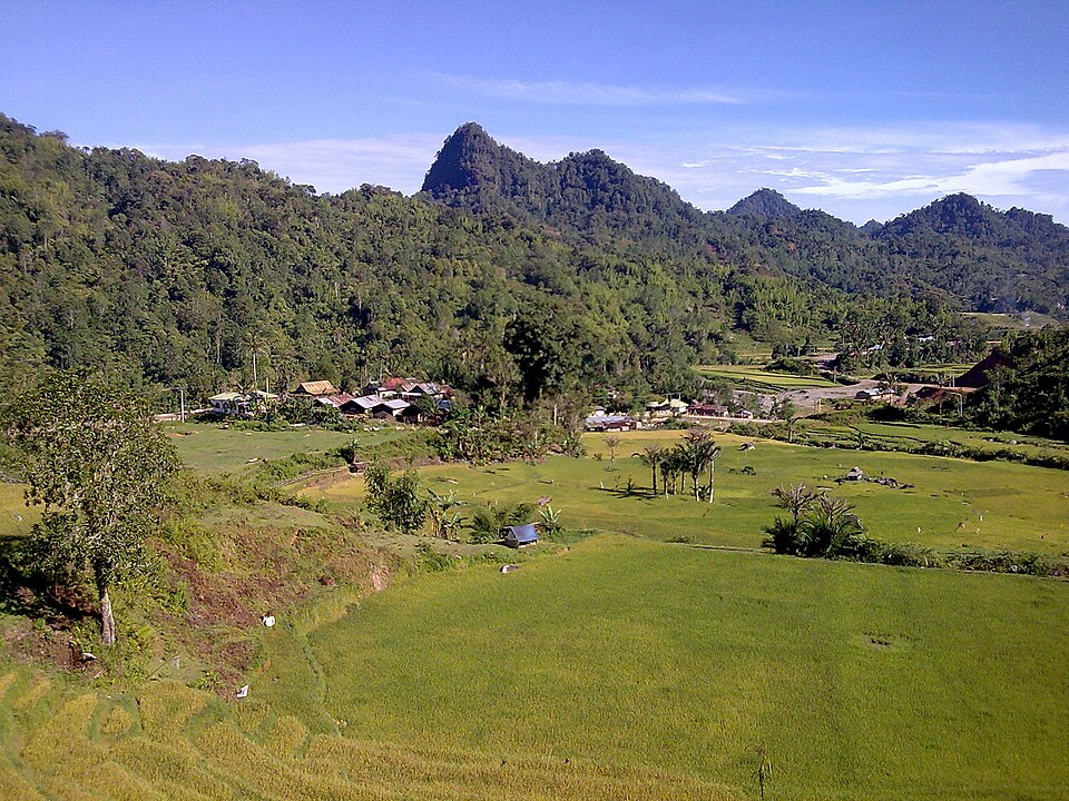 Bukit Senyum & Panorama Rantebulahan