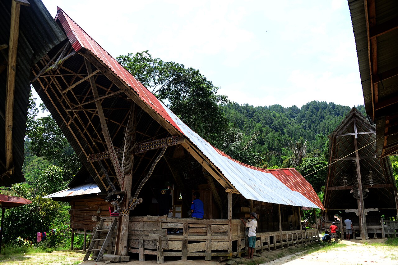 Rumah Adat Banua Layuk Balla Pea